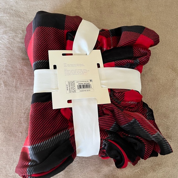 NWT Women’s Cozy Pajamas Set Stars above 2 pieces Includes Long Sleeve henly Top - Picture 2 of 9